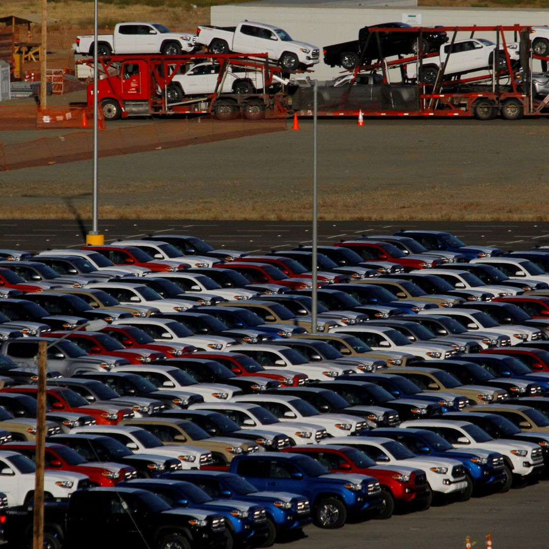 Vehículos recién ensamblados se ven en un depósito de la planta automotriz Toyota Motor Manufacturing de Baja California en Tijuana, México. Foto. Reuters